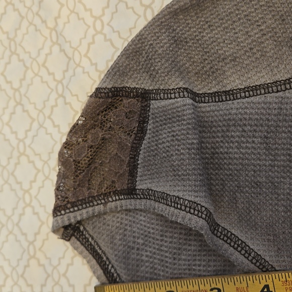 Ladies Top from Maurices Size M - Picture 8 of 11